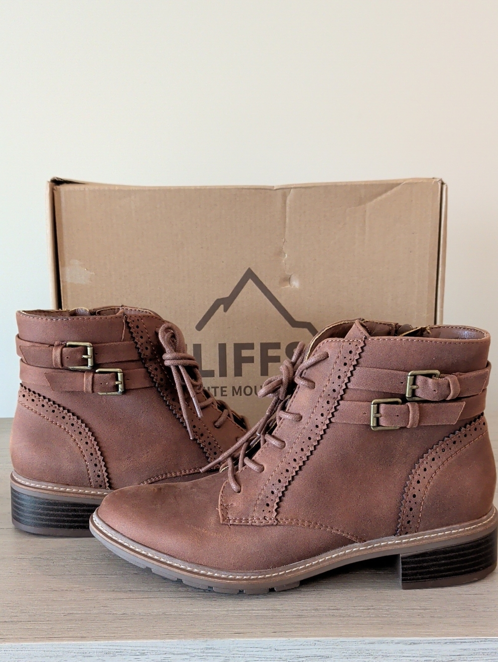 Cliff's White Mountain NIB 7 Booties